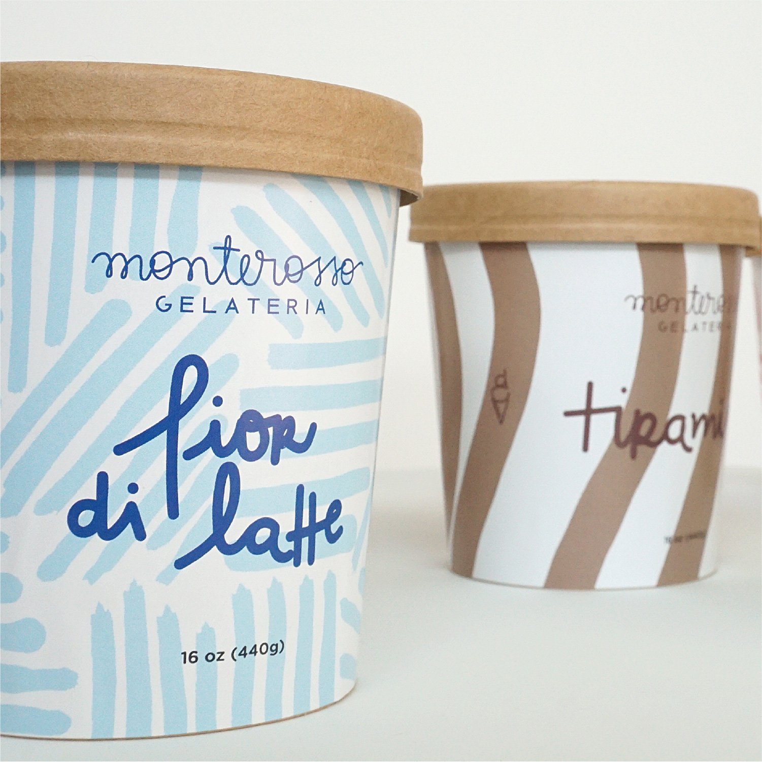 packaging gelateria-09 Packaging Monterosso Gelateria per Fior di Latte e Tiramisù con lettering manuale e pattern coordinati.